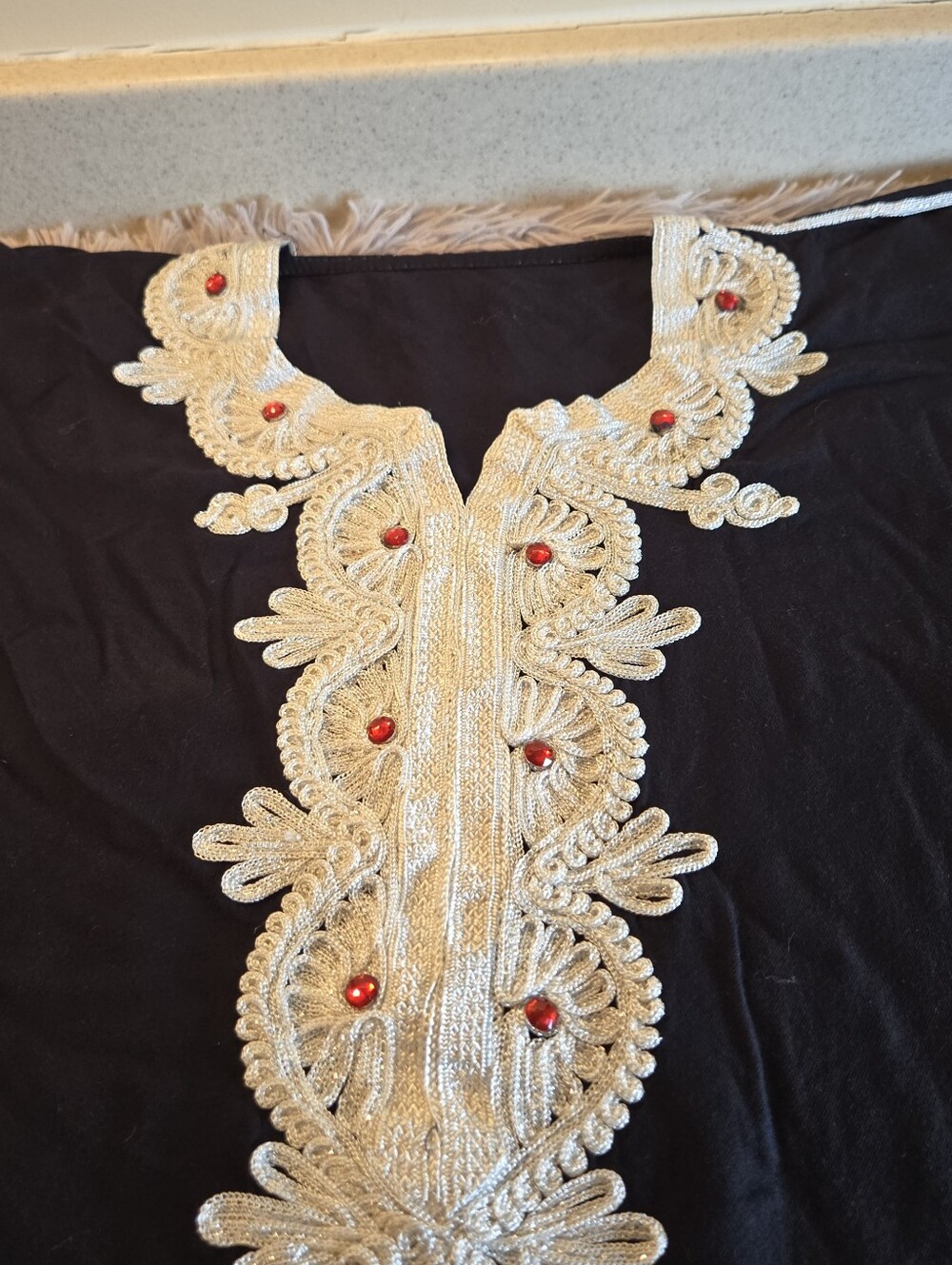 Black Embroidered V-Neck Women's Tunic Size OSFM - Picture 10 of 16